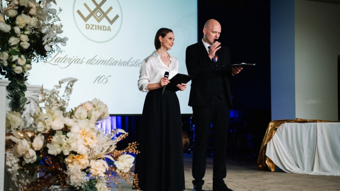 Latvijas dzimtsarakstiem 105